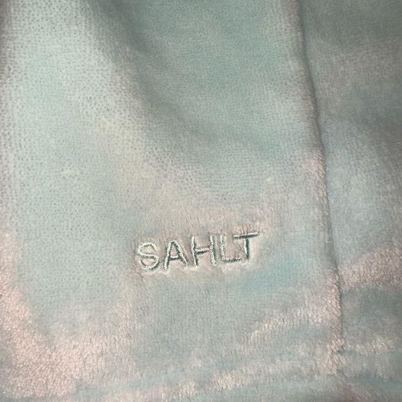 Sahlt Women’s Fuzzy Lounge Shorts Large Like New Teal 3” Inseam - Picture 6 of 6